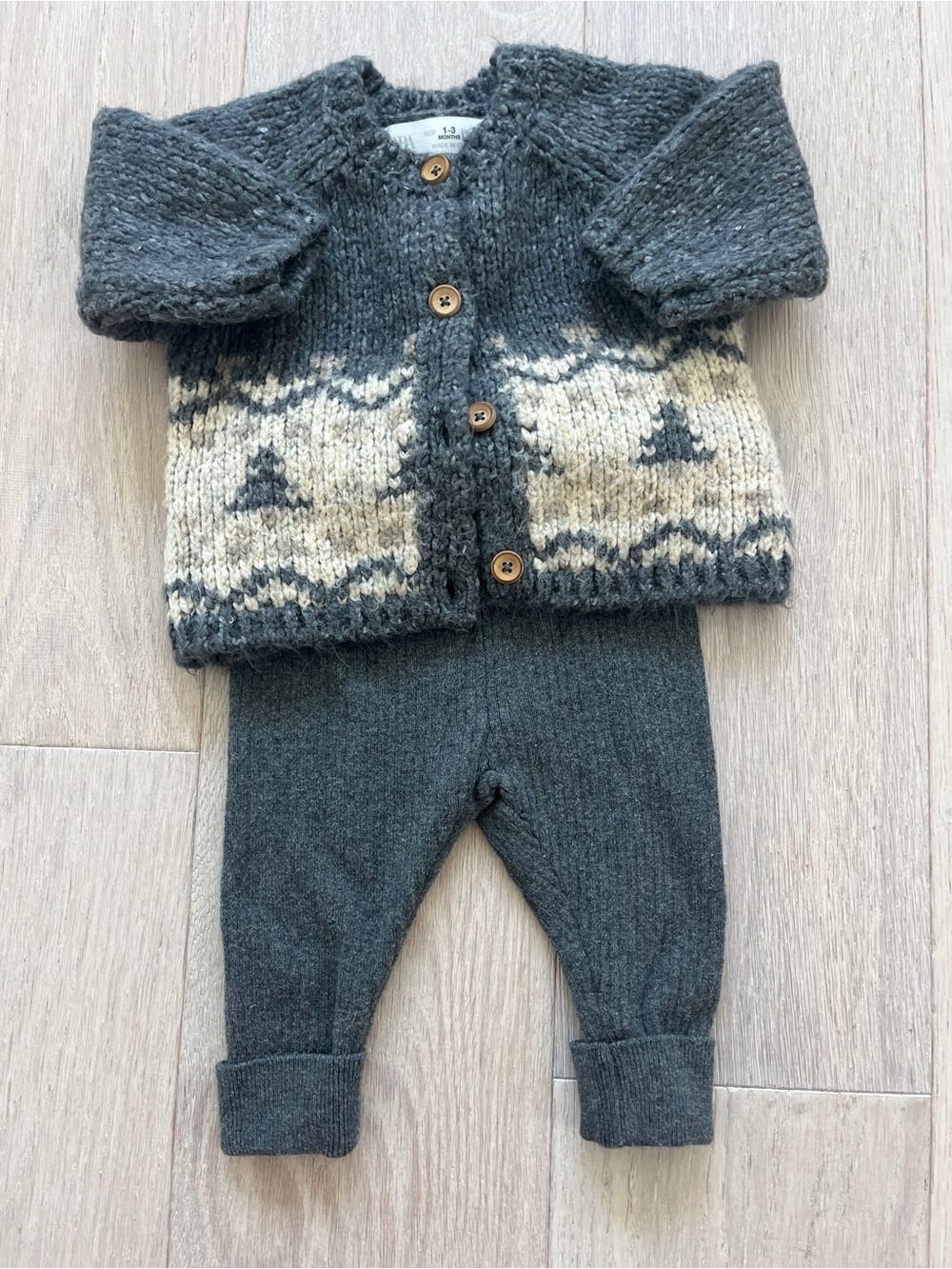 Zara Baby Gray Knit Sweater and legging set - 1-3 months